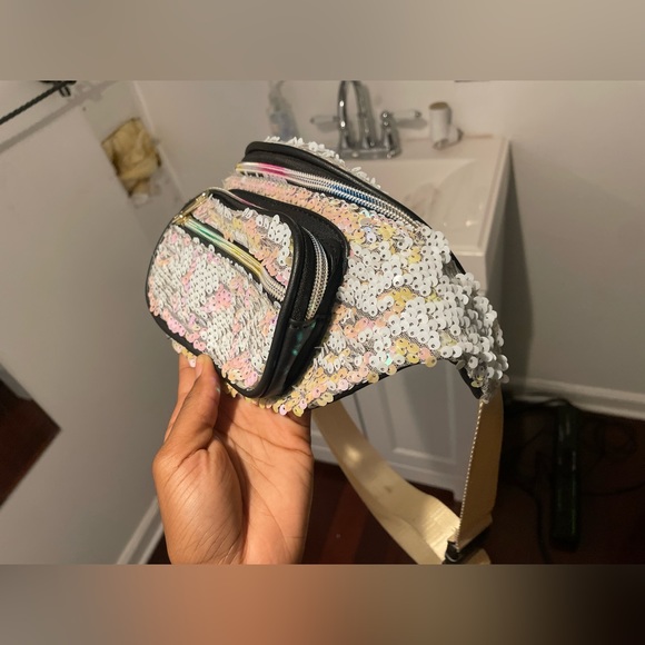 Two Tone Sequin Fanny Pack - Picture 5 of 6